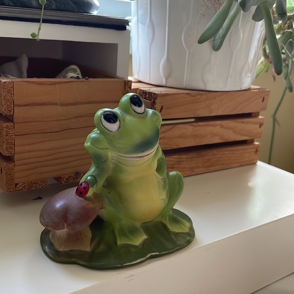 Vintage - Josef Originals Green Frog on Lily Pad - Picture 7 of 7